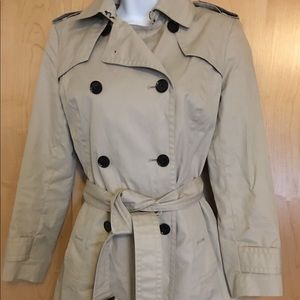 Banana Republic Trench Coat 🧥